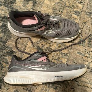 Saucony Ride 15 Size 10 Wide D